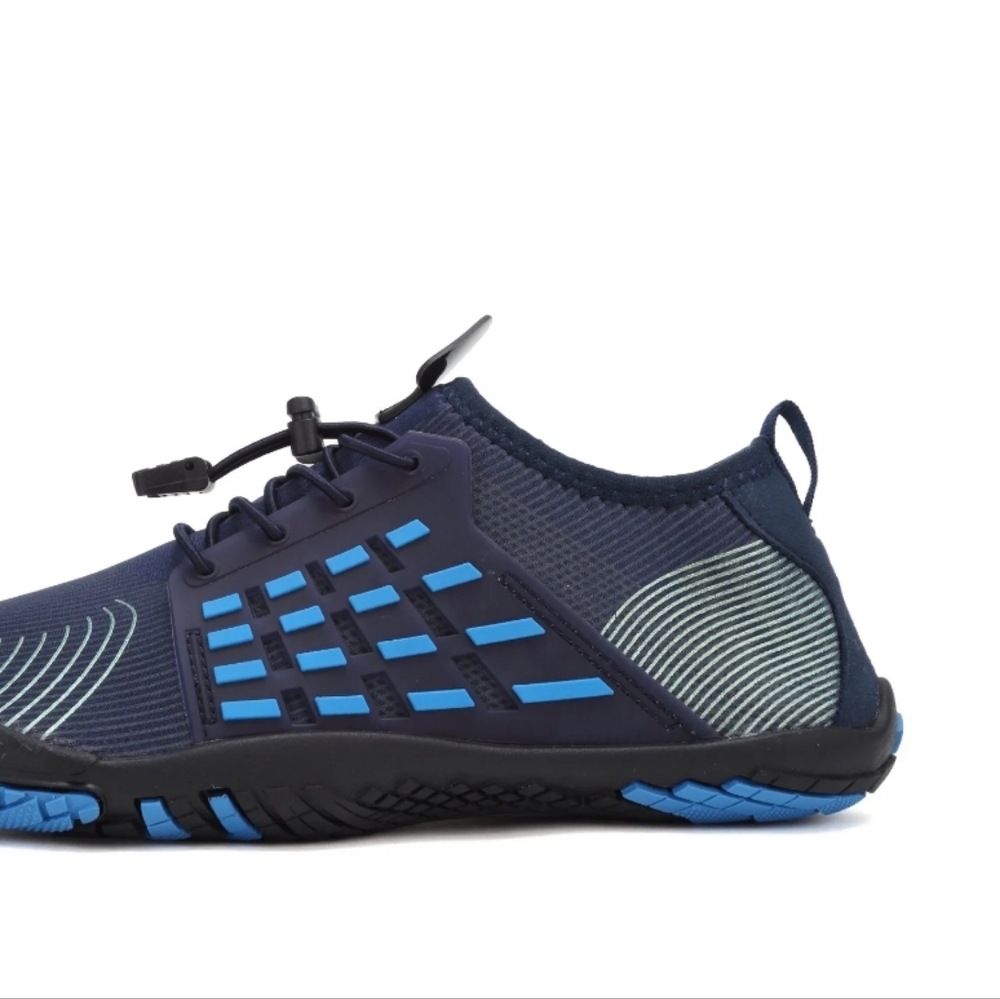 NWT! Watelves blue water shoes